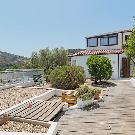 Casa de Férias Oltreilmaregio' Porto San Paolo (Sardinia)